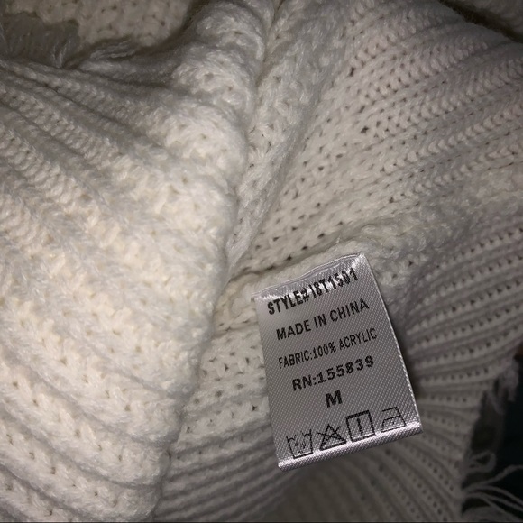 Off white Cropped Scallop Hem Knit Sweater - Picture 7 of 7